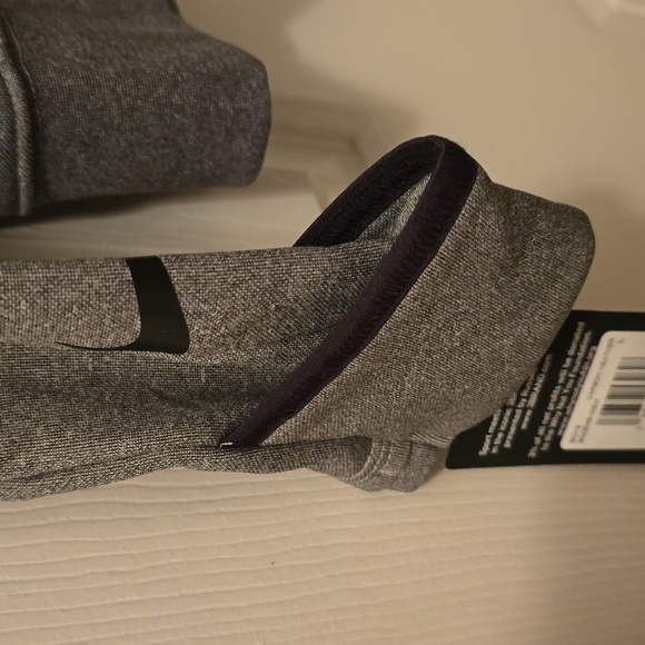 NIKE BOYS GRAY ZIPPERED HOODIE SIZE SMALL - Picture 12 of 14